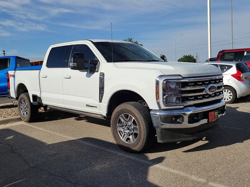 Used 2025 Ford F250 Lariat w/ FX4 Off-Road Package AWD/4WD image 5