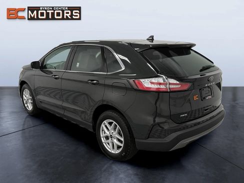 Used 2023 Ford Edge SEL w/ Convenience Package image 4