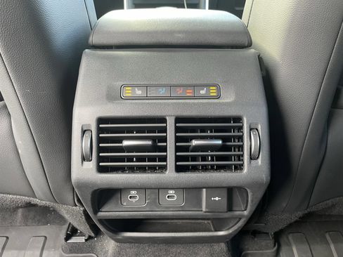 Certified 2024 Land Rover Discovery Sport Dynamic SE image 26