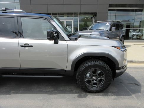 Used 2026 Lexus GX 550 AWD/4WD image 12