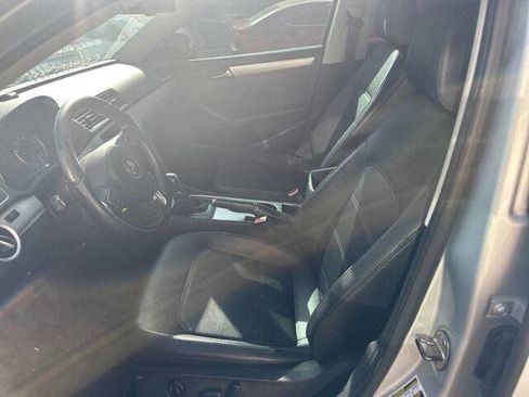 Used 2013 Volkswagen Passat 2.5 SE image 10