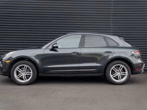 Certified 2026 Porsche Macan AWD/4WD image 2