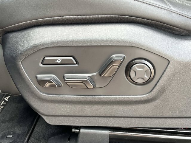 Certified 2025 Hyundai Santa Fe Calligraphy FWD image 33