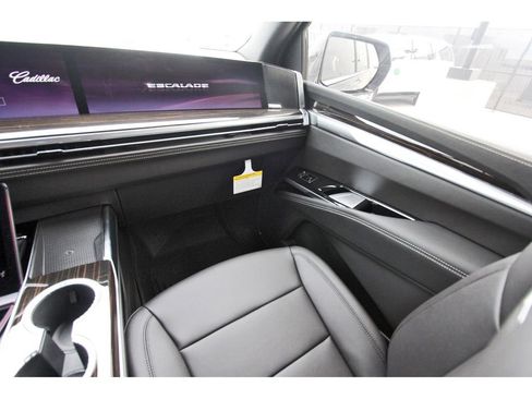 New 2026 Cadillac Escalade ESV 2WD image 10