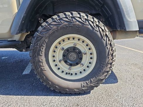 Used 2020 Jeep Gladiator Rubicon AWD/4WD image 9