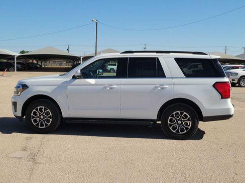 Used 2024 Ford Expedition XLT RWD image 5