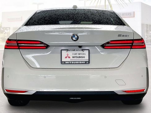 Used 2026 BMW 530i RWD image 14