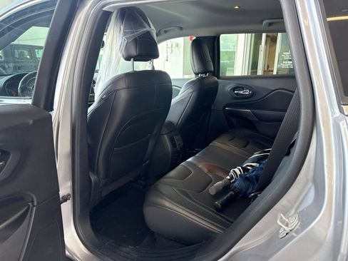 Used 2020 Jeep Cherokee Limited AWD/4WD image 9