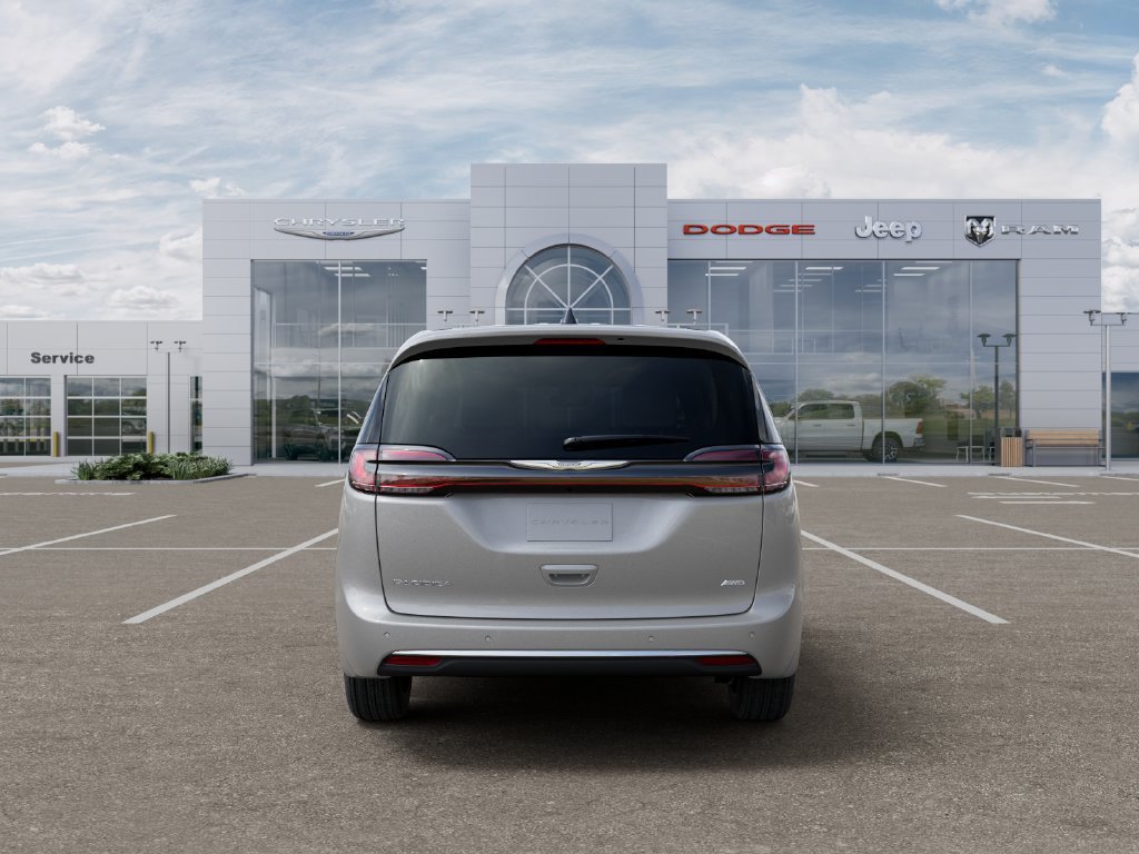 New 2026 Chrysler Pacifica Select AWD/4WD image 8