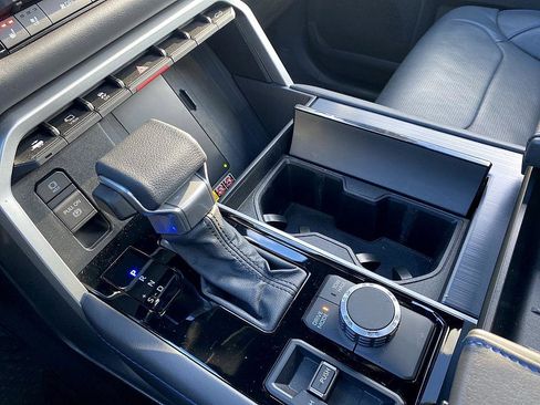 Used 2025 Toyota Tundra Platinum image 10