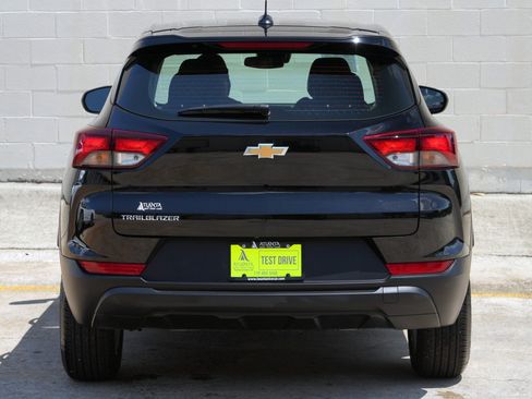 Used 2026 Chevrolet TrailBlazer LS FWD image 46