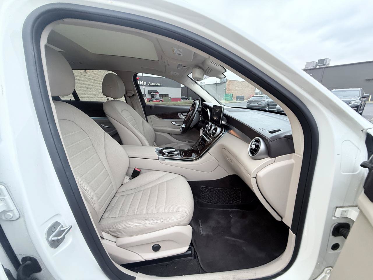 Used 2016 Mercedes-Benz GLC 300 4MATIC image 11