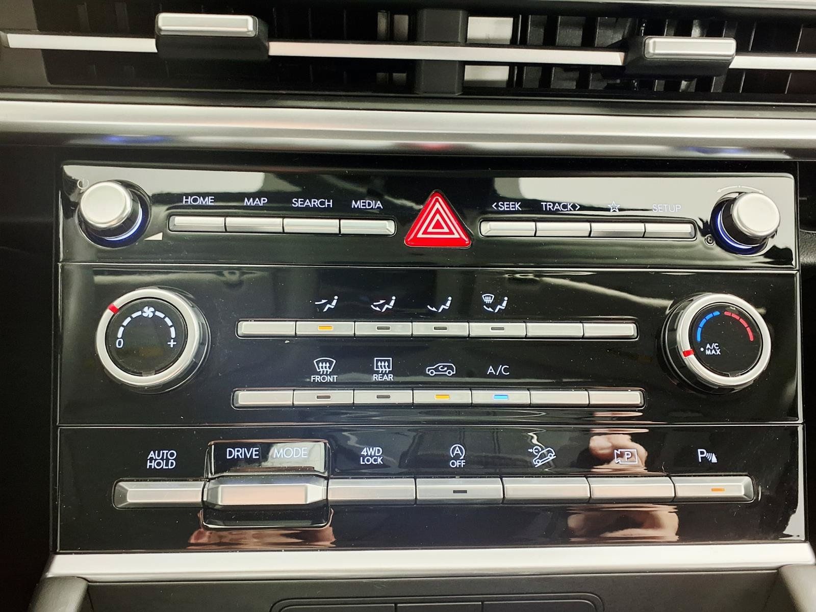 Certified 2025 Hyundai Santa Fe SE AWD/4WD image 20