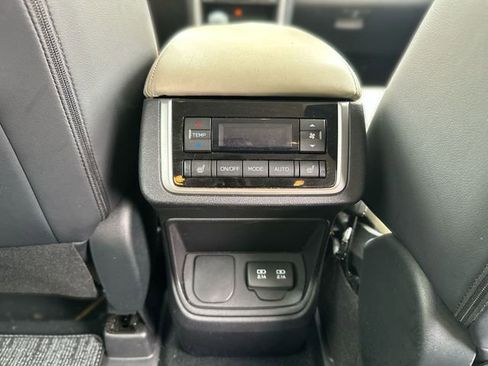 Used 2019 Subaru Ascent Limited AWD/4WD image 23