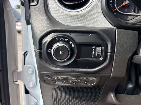 Used 2024 Jeep Wrangler Unlimited Sahara AWD/4WD image 23