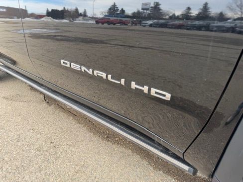 Used 2024 GMC Sierra 3500 Denali Ultimate AWD/4WD image 10
