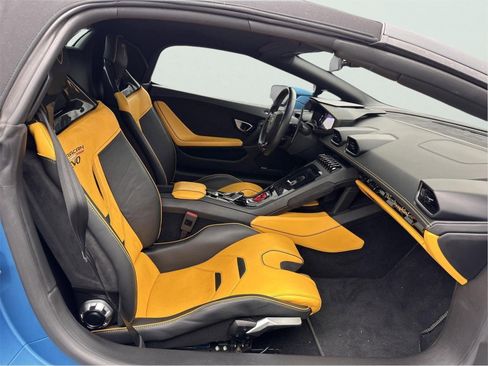 Used 2020 Lamborghini Huracan EVO RWD image 26