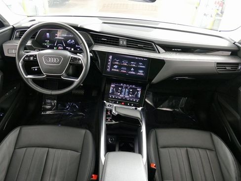 Used 2023 Audi e-tron Premium Plus image 25