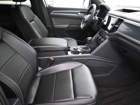 Used 2023 Volkswagen Atlas Cross Sport SEL R-Line AWD/4WD image 10