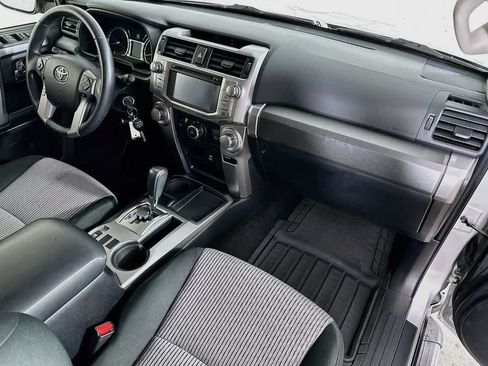Used 2018 Toyota 4Runner SR5 RWD image 33