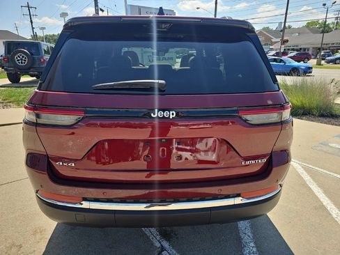 Certified 2025 Jeep Grand Cherokee Limited w/ Luxury Tech Group II AWD/4WD image 16
