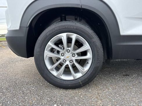 New 2026 Chevrolet TrailBlazer LS w/ LS Convenience Package FWD image 9