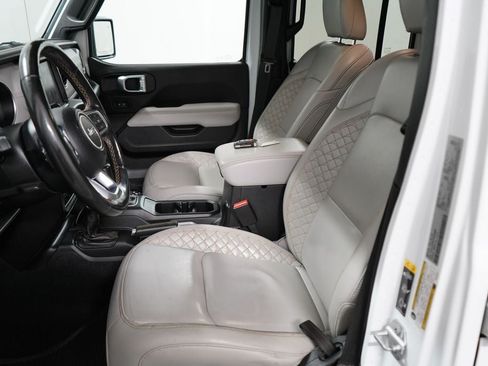 Used 2023 Jeep Wrangler Unlimited Sahara AWD/4WD image 21