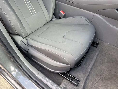 Used 2025 Hyundai Elantra SEL image 24