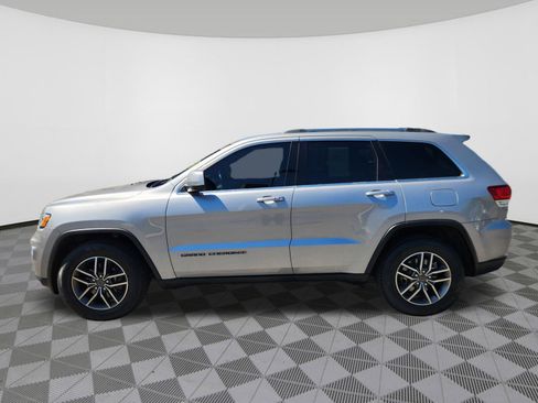 Used 2020 Jeep Grand Cherokee Laredo w/ Laredo X Package RWD image 5