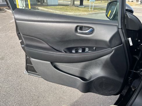 Certified 2024 Nissan Leaf SV Plus image 16