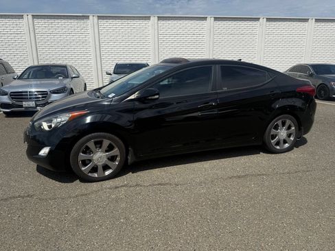Used 2013 Hyundai Elantra Limited w/ Technology Pkg FWD image 2