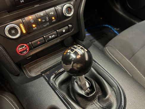 Used 2017 Ford Mustang GT w/ Black Accent Package RWD image 17