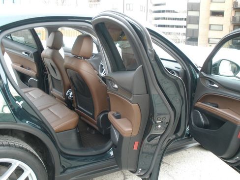 Used 2019 Alfa Romeo Stelvio AWD image 23