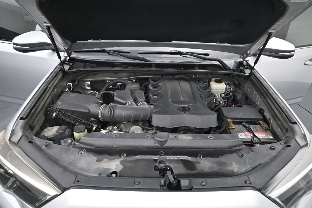 Used 2016 Toyota 4Runner Limited AWD/4WD image 19