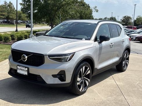 Used 2023 Volvo XC40 B5 Ultimate w/ Protection Package Premier AWD/4WD image 11