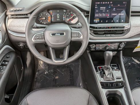 Certified 2024 Jeep Compass Latitude w/ Sun and Sound Group image 33