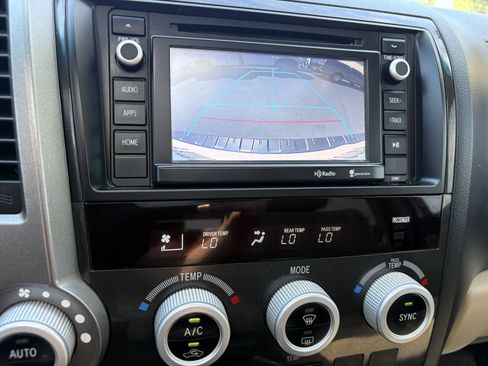 Used 2015 Toyota Sequoia SR5 AWD/4WD image 35