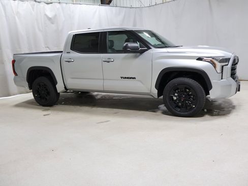 New 2026 Toyota Tundra SR5 AWD/4WD image 6