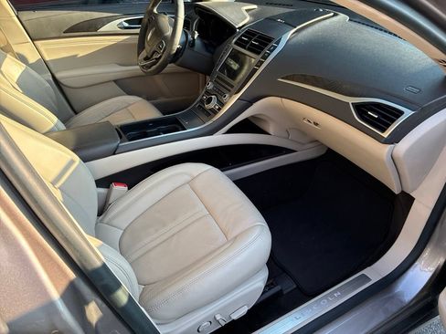 Used 2019 Lincoln MKZ Reserve w/ Reserve Plus Package FWD image 23