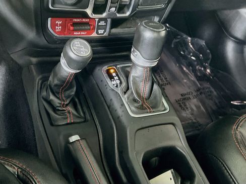 Used 2020 Jeep Gladiator Rubicon AWD/4WD image 17