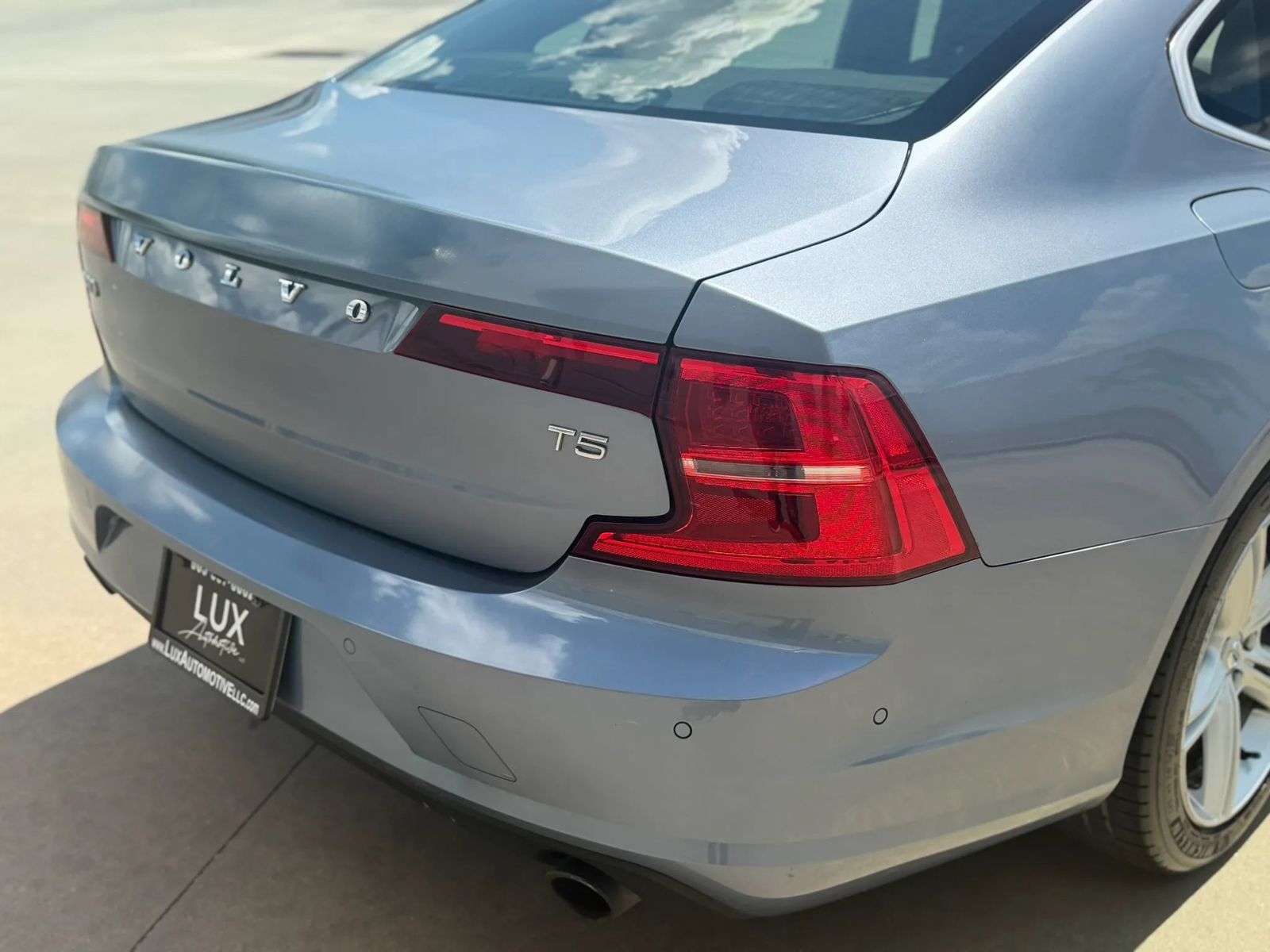 Used 2018 Volvo S90 T5 Momentum w/ Convenience Package FWD image 8