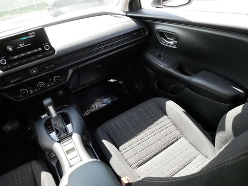 Certified 2023 Honda HR-V LX image 11