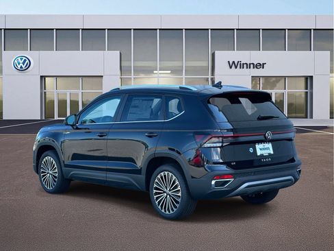 New 2026 Volkswagen Taos SE FWD image 3