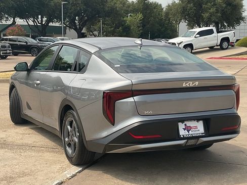 Used 2025 Kia K4 FWD image 6