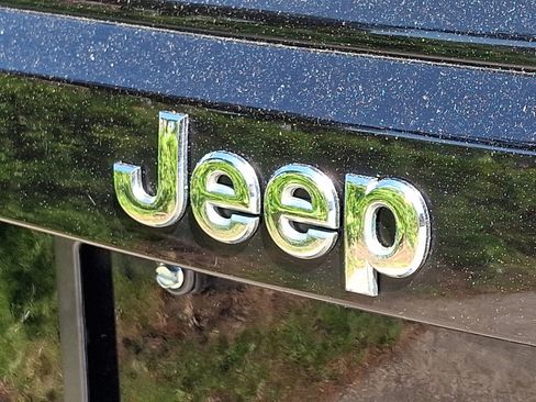Used 2017 Jeep Patriot High Altitude AWD/4WD image 29
