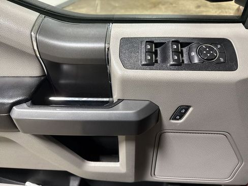 Used 2019 Ford F150 XLT w/ Equipment Group 302A Luxury image 21