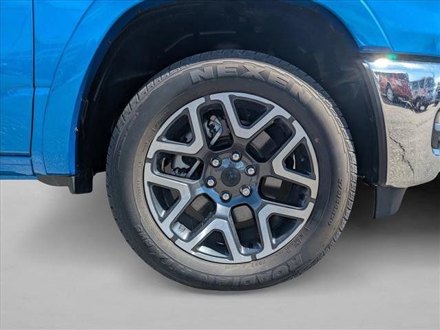 New 2025 RAM 1500 Laramie AWD/4WD image 17