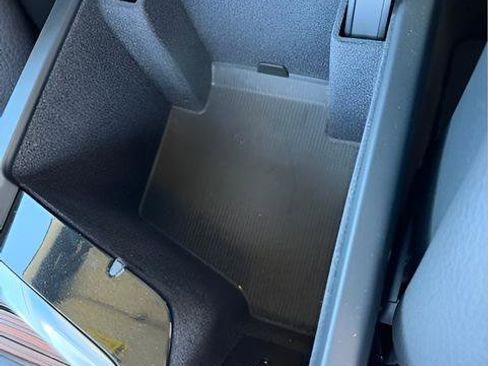 Used 2025 Volvo V60 B5 Cross Country Plus image 19