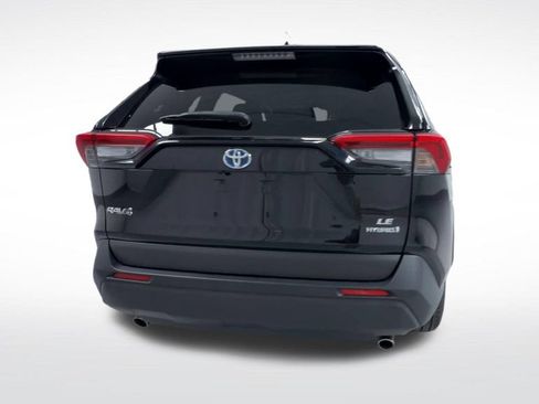 Used 2022 Toyota RAV4 LE AWD/4WD image 7