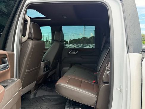 Used 2025 GMC Sierra 2500 Denali w/ Technology Package AWD/4WD image 11
